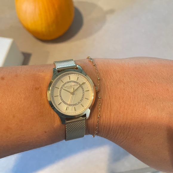 30mm Wonderlust Ivory & Gold Mesh Watch, brand new comes with box. - Picture 3 of 8